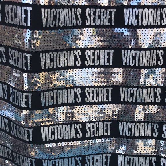 Victoria Secret Carry Bag NWT sequins Silver & Black Retail $68 - Picture 2 of 7